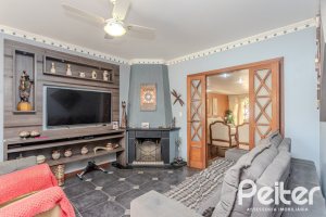 Casa à venda com 247m², 3 dormitórios, 3 suítes, 4 vagas, no bairro Ipanema em Porto Alegre