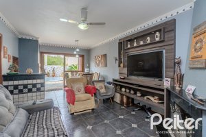 Casa à venda com 247m², 3 dormitórios, 3 suítes, 4 vagas, no bairro Ipanema em Porto Alegre
