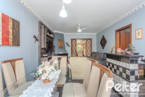 Casa à venda com 247m², 3 dormitórios, 3 suítes, 4 vagas, no bairro Ipanema em Porto Alegre