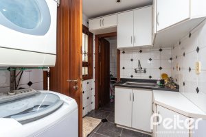 Casa à venda com 247m², 3 dormitórios, 3 suítes, 4 vagas, no bairro Ipanema em Porto Alegre