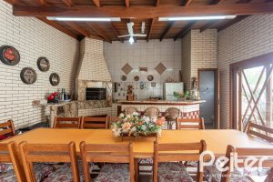 Casa à venda com 247m², 3 dormitórios, 3 suítes, 4 vagas, no bairro Ipanema em Porto Alegre