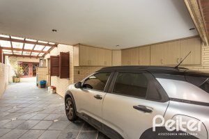 Casa à venda com 247m², 3 dormitórios, 3 suítes, 4 vagas, no bairro Ipanema em Porto Alegre