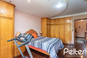 Casa à venda com 247m², 3 dormitórios, 3 suítes, 4 vagas, no bairro Ipanema em Porto Alegre