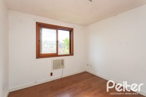 Casa à venda com 280m², 4 dormitórios, 1 suíte, 4 vagas, no bairro Ipanema em Porto Alegre