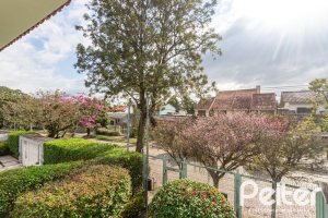 Casa à venda com 280m², 4 dormitórios, 1 suíte, 4 vagas, no bairro Ipanema em Porto Alegre