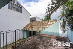 Casa à venda com 280m², 4 dormitórios, 1 suíte, 4 vagas, no bairro Ipanema em Porto Alegre