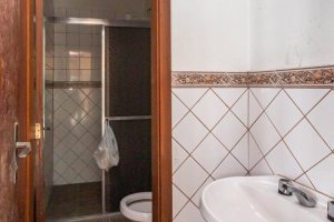 Casa à venda com 280m², 4 dormitórios, 1 suíte, 4 vagas, no bairro Ipanema em Porto Alegre