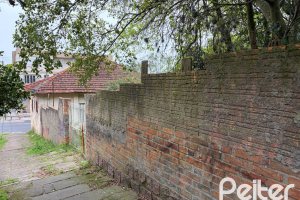 Terreno à venda com 554m², no bairro Tristeza em Porto Alegre
