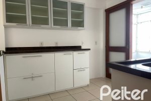 Apartamento à venda com 84m², 2 dormitórios, 1 suíte, 2 vagas, no bairro Tristeza em Porto Alegre
