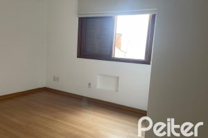 Apartamento à venda com 84m², 2 dormitórios, 1 suíte, 2 vagas, no bairro Tristeza em Porto Alegre