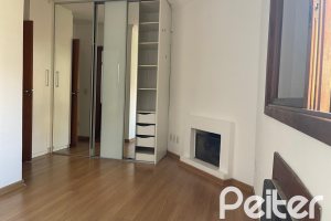 Apartamento à venda com 84m², 2 dormitórios, 1 suíte, 2 vagas, no bairro Tristeza em Porto Alegre
