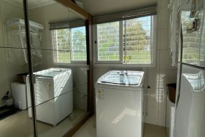 Casa em Condomínio à venda com 105m², 3 dormitórios, 1 suíte, 2 vagas, no bairro Tristeza em Porto Alegre