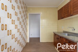 Apartamento à venda com 69m², 3 dormitórios, no bairro Cristal em Porto Alegre