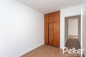 Apartamento à venda com 69m², 3 dormitórios, no bairro Cristal em Porto Alegre