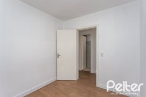 Apartamento à venda com 69m², 3 dormitórios, no bairro Cristal em Porto Alegre