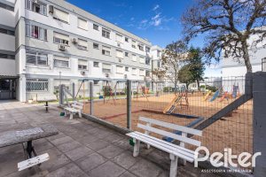 Apartamento à venda com 69m², 3 dormitórios, no bairro Cristal em Porto Alegre