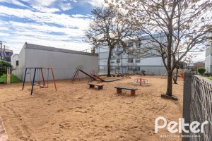 Apartamento à venda com 69m², 3 dormitórios, no bairro Cristal em Porto Alegre