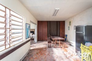 Casa à venda com 203m², 3 dormitórios, 1 suíte, 4 vagas, no bairro Ipanema em Porto Alegre