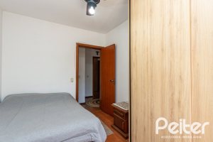 Casa à venda com 234m², 3 dormitórios, 1 suíte, 4 vagas, no bairro Tristeza em Porto Alegre