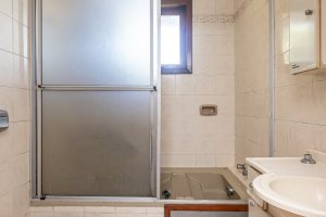 Casa à venda com 199m², 3 dormitórios, 1 suíte, 3 vagas, no bairro Ipanema em Porto Alegre