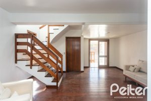 Casa à venda com 199m², 3 dormitórios, 1 suíte, 3 vagas, no bairro Ipanema em Porto Alegre
