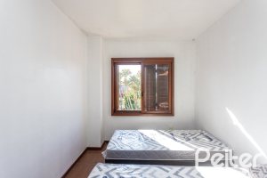 Casa à venda com 199m², 3 dormitórios, 1 suíte, 3 vagas, no bairro Ipanema em Porto Alegre