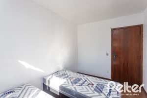 Casa à venda com 199m², 3 dormitórios, 1 suíte, 3 vagas, no bairro Ipanema em Porto Alegre
