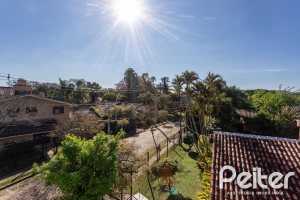 Casa à venda com 199m², 3 dormitórios, 1 suíte, 3 vagas, no bairro Ipanema em Porto Alegre