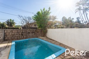 Casa à venda com 199m², 3 dormitórios, 1 suíte, 3 vagas, no bairro Ipanema em Porto Alegre