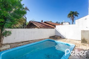 Casa à venda com 199m², 3 dormitórios, 1 suíte, 3 vagas, no bairro Ipanema em Porto Alegre