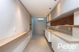 Casa em Condomínio à venda com 193m², 3 dormitórios, 2 suítes, 2 vagas, no bairro Chácara das Pedras em Porto Alegre