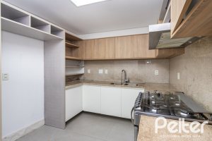 Casa em Condomínio à venda com 193m², 3 dormitórios, 2 suítes, 2 vagas, no bairro Chácara das Pedras em Porto Alegre