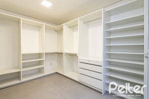 Casa em Condomínio à venda com 193m², 3 dormitórios, 2 suítes, 2 vagas, no bairro Chácara das Pedras em Porto Alegre