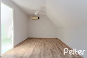 Casa em Condomínio à venda com 193m², 3 dormitórios, 2 suítes, 2 vagas, no bairro Chácara das Pedras em Porto Alegre