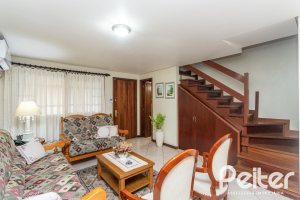Casa à venda com 157m², 3 dormitórios, 1 suíte, 2 vagas, no bairro Ipanema em Porto Alegre