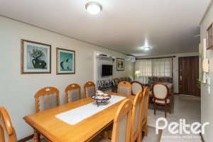 Casa à venda com 157m², 3 dormitórios, 1 suíte, 2 vagas, no bairro Ipanema em Porto Alegre