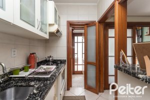 Casa à venda com 157m², 3 dormitórios, 1 suíte, 2 vagas, no bairro Ipanema em Porto Alegre