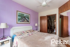 Casa à venda com 157m², 3 dormitórios, 1 suíte, 2 vagas, no bairro Ipanema em Porto Alegre