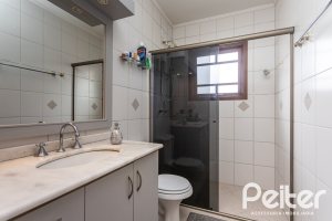 Casa à venda com 157m², 3 dormitórios, 1 suíte, 2 vagas, no bairro Ipanema em Porto Alegre