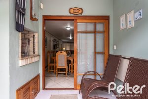 Casa à venda com 157m², 3 dormitórios, 1 suíte, 2 vagas, no bairro Ipanema em Porto Alegre