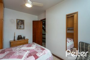 Casa à venda com 157m², 3 dormitórios, 1 suíte, 2 vagas, no bairro Ipanema em Porto Alegre