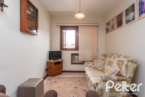 Casa à venda com 157m², 3 dormitórios, 1 suíte, 2 vagas, no bairro Ipanema em Porto Alegre
