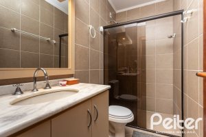 Casa à venda com 157m², 3 dormitórios, 1 suíte, 2 vagas, no bairro Ipanema em Porto Alegre