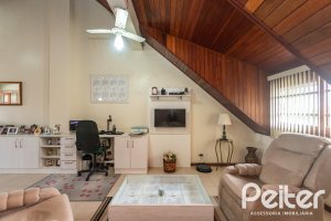 Casa à venda com 157m², 3 dormitórios, 1 suíte, 2 vagas, no bairro Ipanema em Porto Alegre