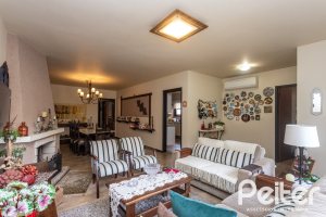 Casa à venda com 149m², 3 dormitórios, 1 suíte, 3 vagas, no bairro Ipanema em Porto Alegre