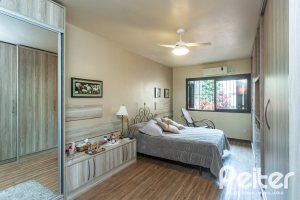 Casa à venda com 149m², 3 dormitórios, 1 suíte, 3 vagas, no bairro Ipanema em Porto Alegre