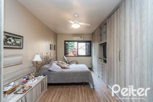 Casa à venda com 149m², 3 dormitórios, 1 suíte, 3 vagas, no bairro Ipanema em Porto Alegre