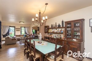 Casa à venda com 149m², 3 dormitórios, 1 suíte, 3 vagas, no bairro Ipanema em Porto Alegre