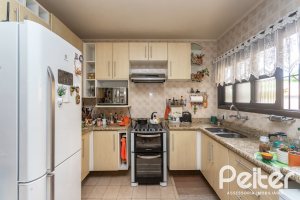 Casa à venda com 149m², 3 dormitórios, 1 suíte, 3 vagas, no bairro Ipanema em Porto Alegre