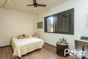 Casa à venda com 149m², 3 dormitórios, 1 suíte, 3 vagas, no bairro Ipanema em Porto Alegre